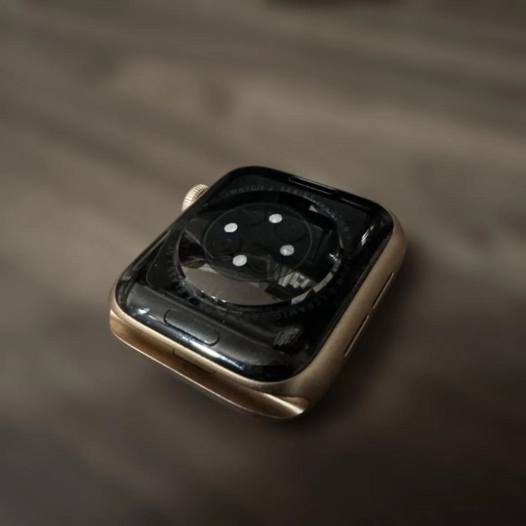Apple Watch Series6 40mm カバー&バンド付の写真3枚目