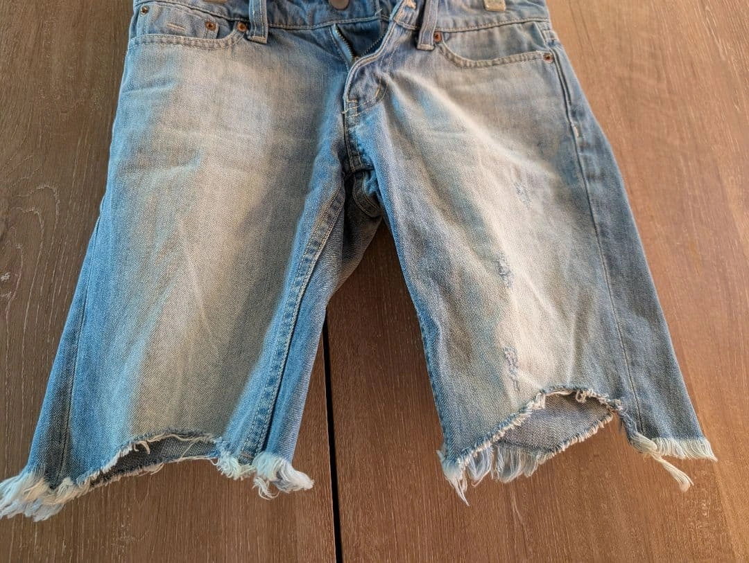 値下げ❣️デニムショートパンツ ライトブルー カットオフの写真6枚目
