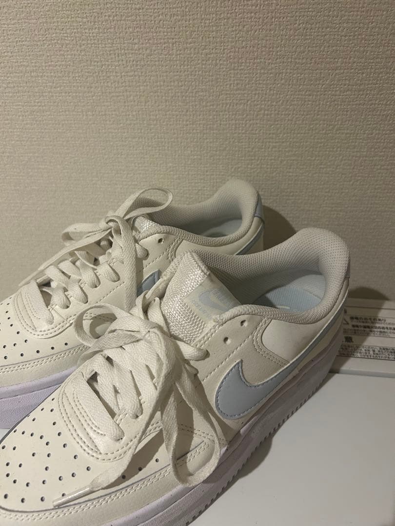 NIKE ナイキ コート ビジョン アルタ 25cm ホワイト ブルーの写真2枚目