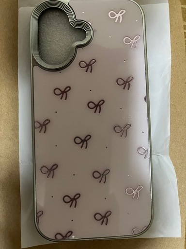 韓国デザイン iPhone16用カバー 表面に薄い小傷あり