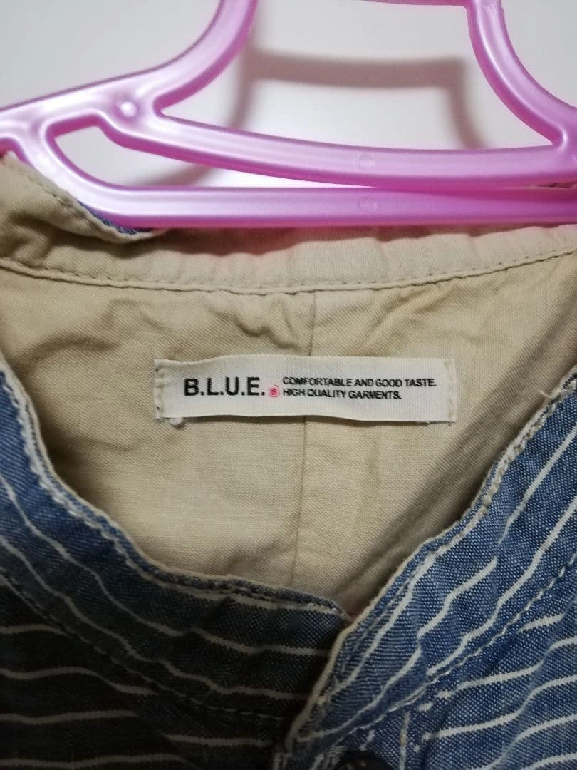B.L.U.E.のデニムダンガリーストライプシャツの写真3枚目