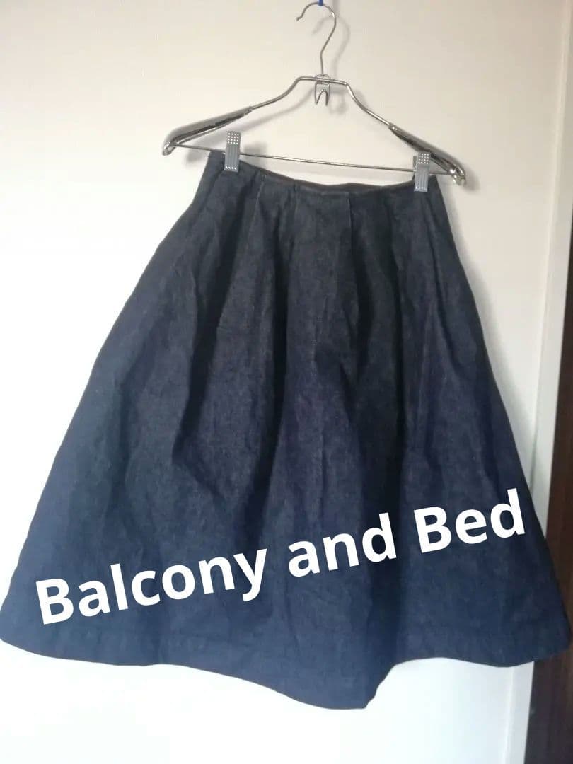 Balcony and Bed デニムヒザ下フレアスカート