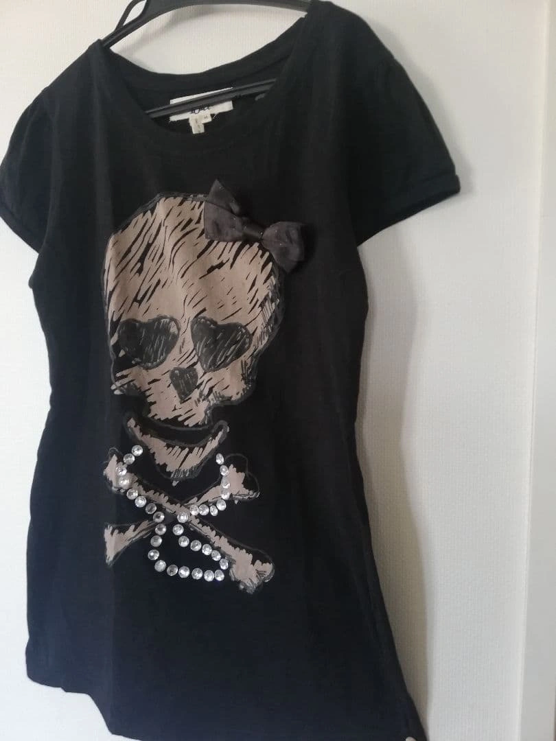 美品!Lola リボン、ビジュースカルTシャツの写真3枚目