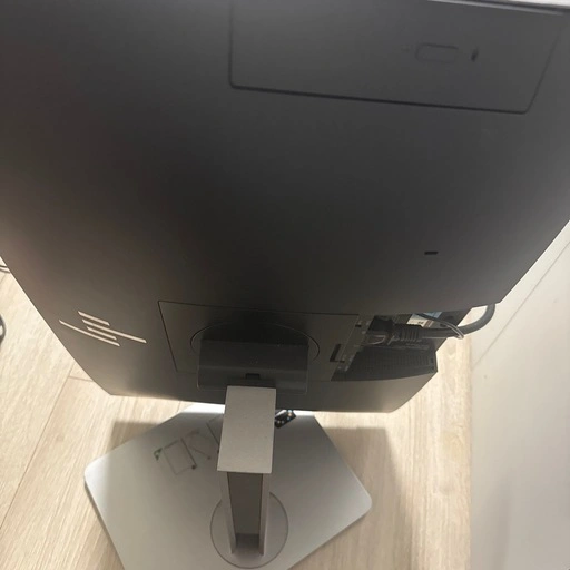 HP EliteOne 800 G4 23.8型 フルHD 一体型PCの写真4枚目