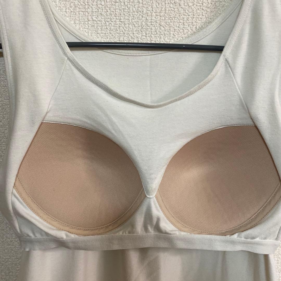 【美品】レディース　カップ付きタンクトップの写真5枚目