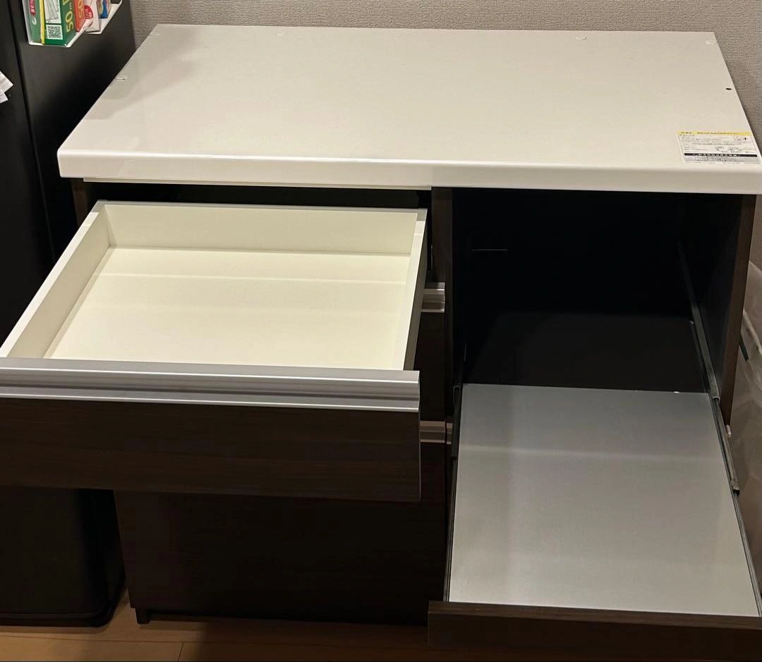 【神奈川県横浜市港北区引き取り限定】キッチンカウンター 食器棚 収納棚の写真2枚目