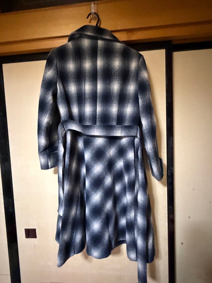 チェック柄コートの写真2枚目