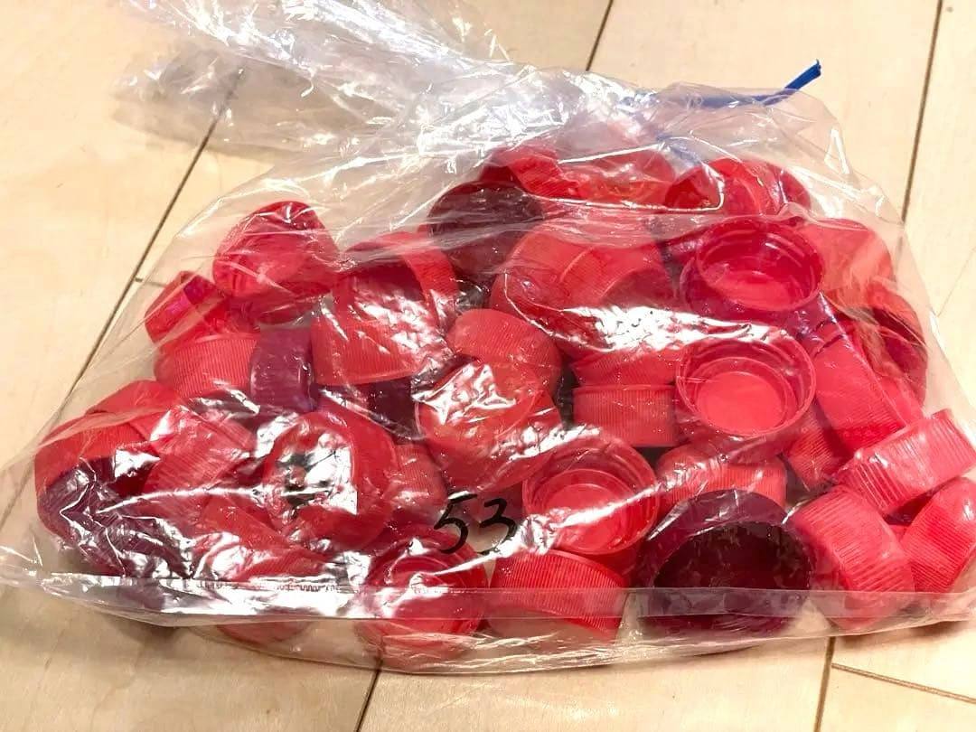 値下げ‼︎工作などに♪ペットボトルのキャップ多色キャップ 1,640個セットです♪の写真6枚目