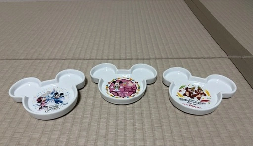 ディズニースーベニアプレート3枚セットの写真2枚目