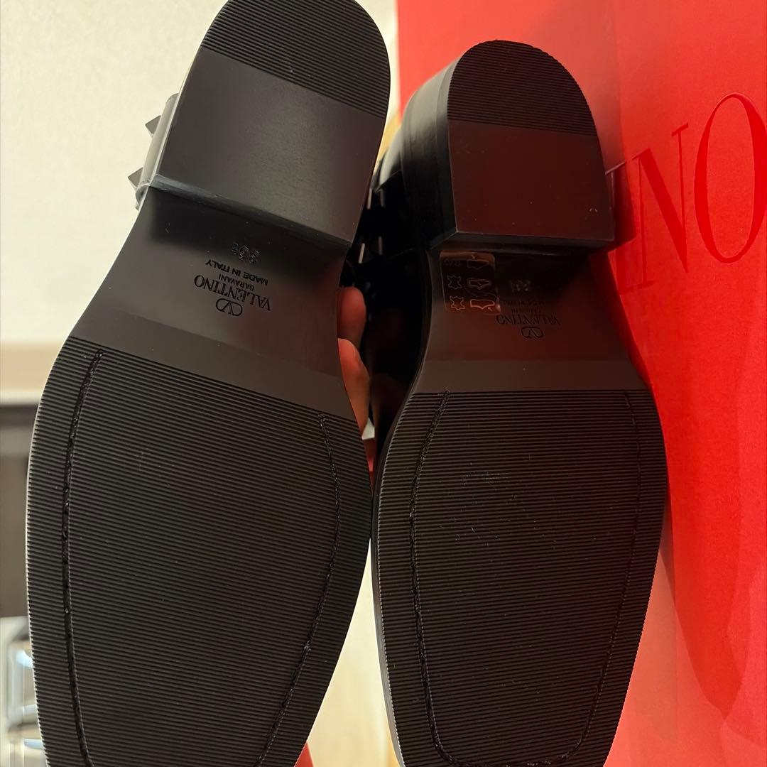 新品未使用 VALENTINO ロックスタッズ バイカーブーツ 36.5の写真8枚目