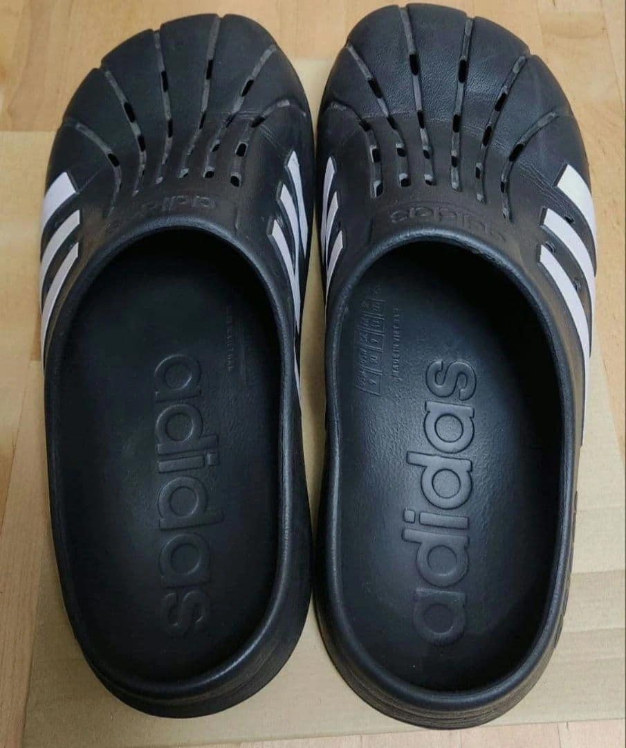 adidas アディレッタ クロッグサンダル ブラック メンズの写真2枚目