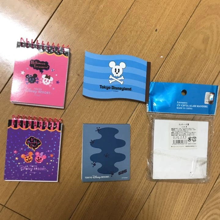 お値下げ ディズニー メモ帳 付箋 セット ミッキー ミニー ティッチの写真2枚目
