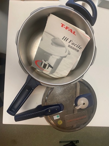TFAL 圧力鍋の写真3枚目