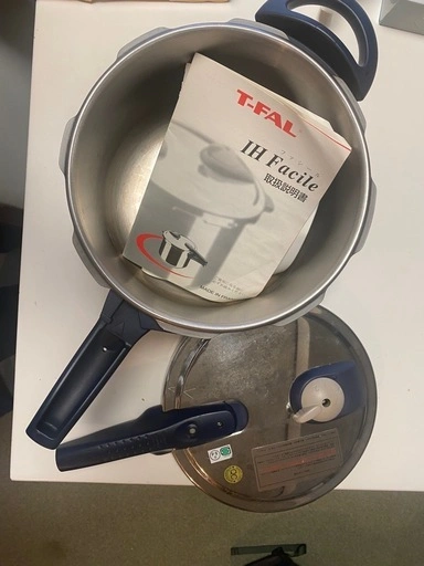 TFAL 圧力鍋の写真3枚目