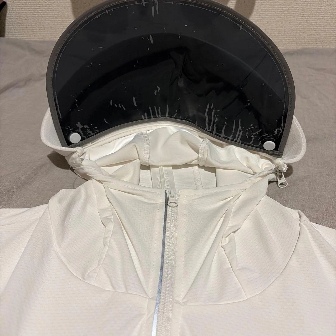 美品 UVカット マスク パーカーサンバイザー付き ホワイト白の写真3枚目