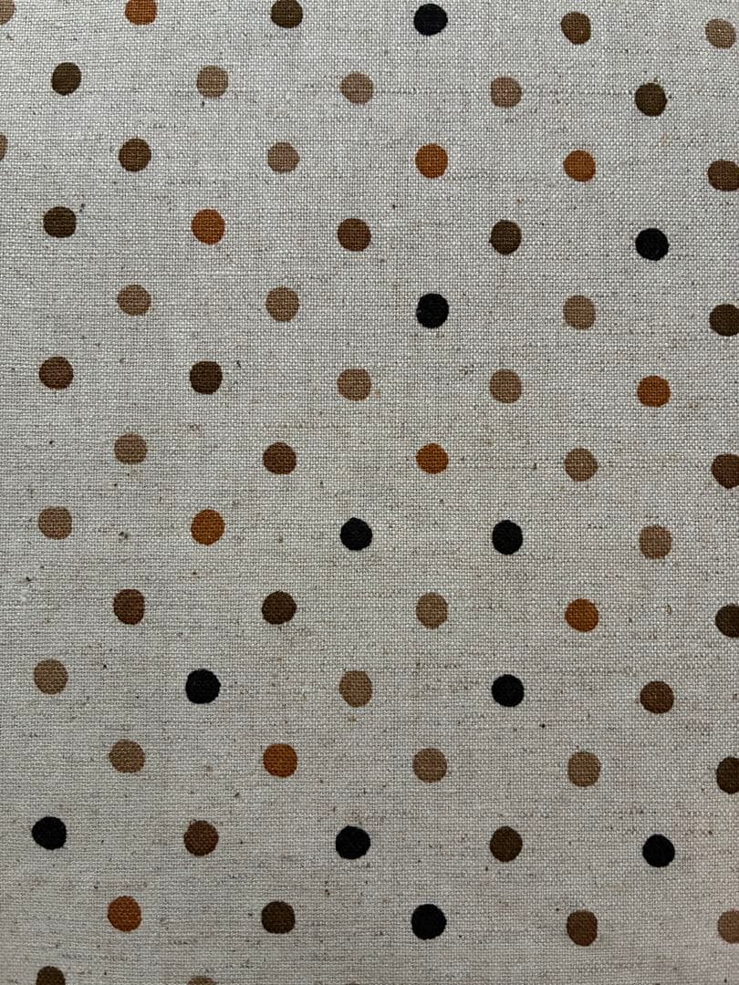 ドット柄生地 ベージュ系 110x145 ハンドメイドの写真3枚目