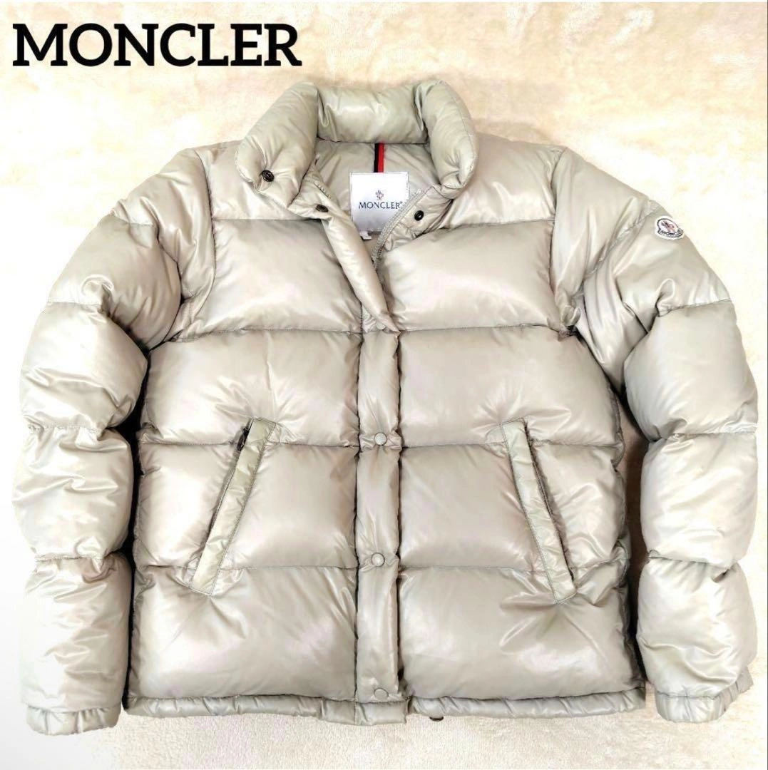 MONCLER ダウンジャケット