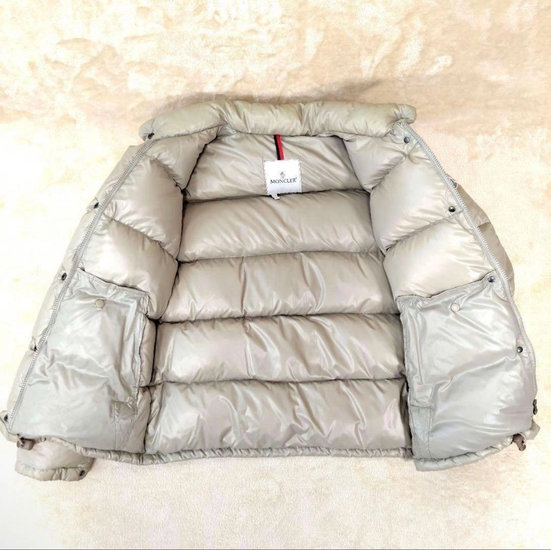 MONCLER ダウンジャケットの写真4枚目