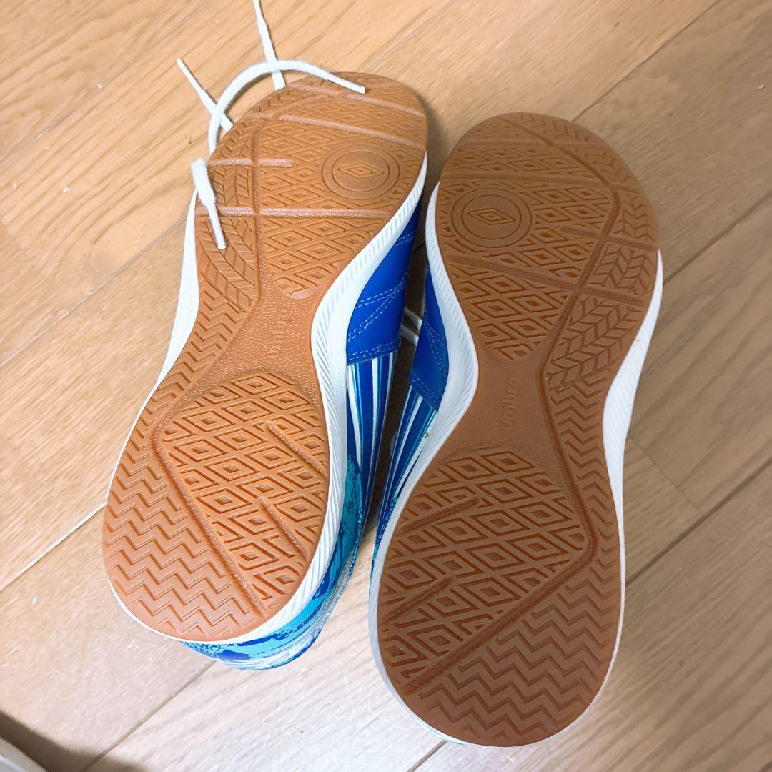 【未使用】UMBRO　サッカー　トレーニングシューズ　21cmの写真4枚目