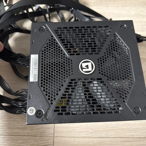 電源ユニット AG-850M V2の写真3枚目