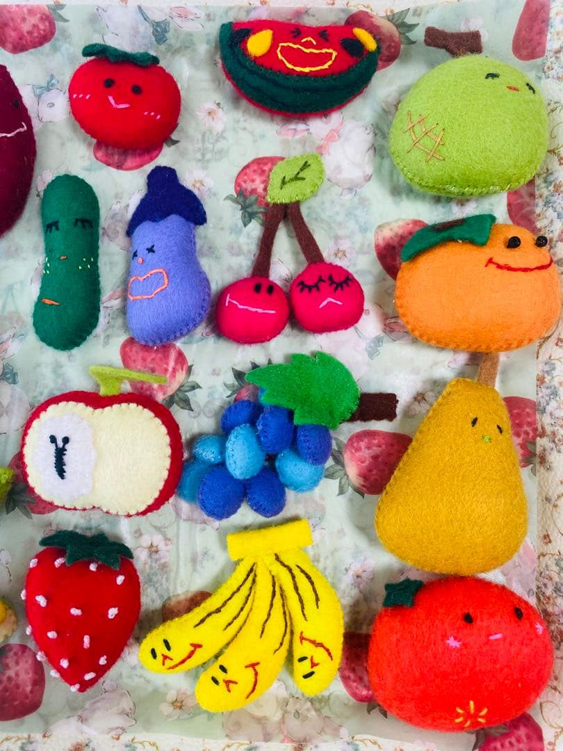 未使用＊ハンドメイド フェルト カラフル おままごと 野菜・果物 21種 セットの写真2枚目