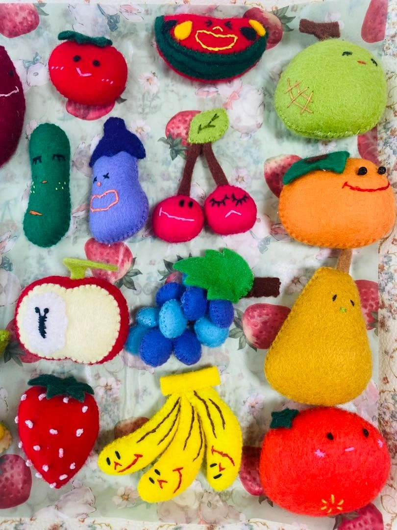 未使用*ハンドメイド フェルト カラフル おままごと 野菜・果物 21種 セットの写真2枚目