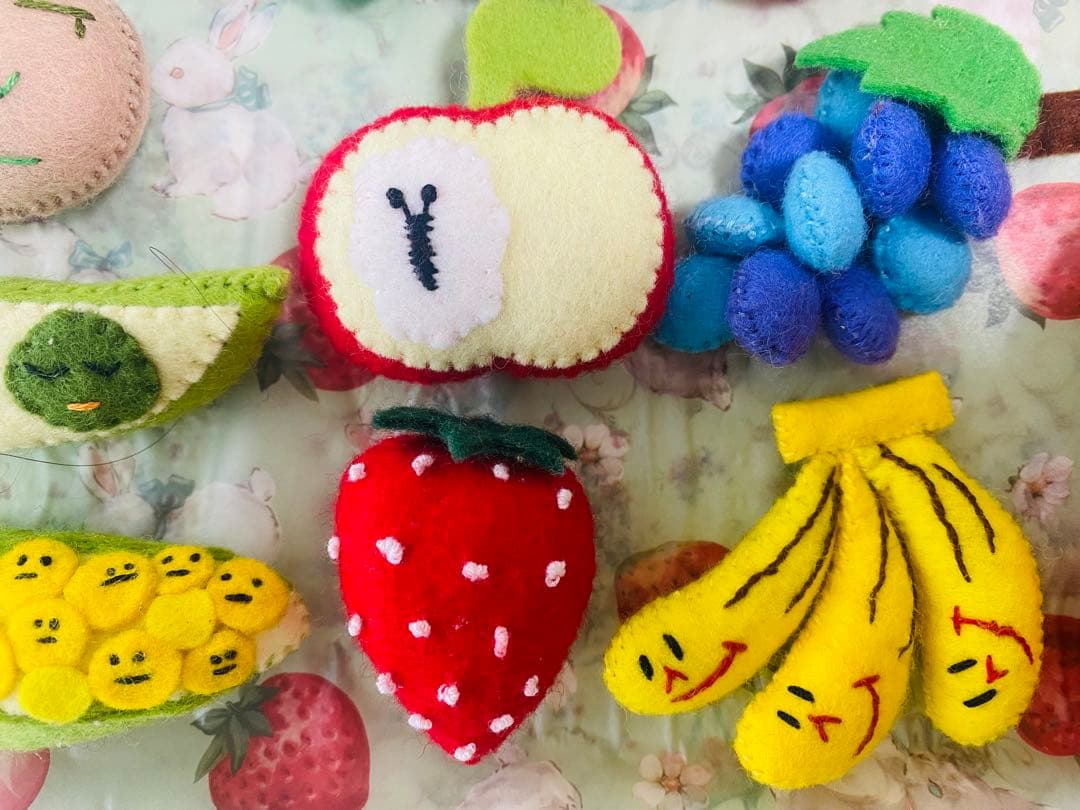 未使用＊ハンドメイド フェルト カラフル おままごと 野菜・果物 21種 セットの写真9枚目