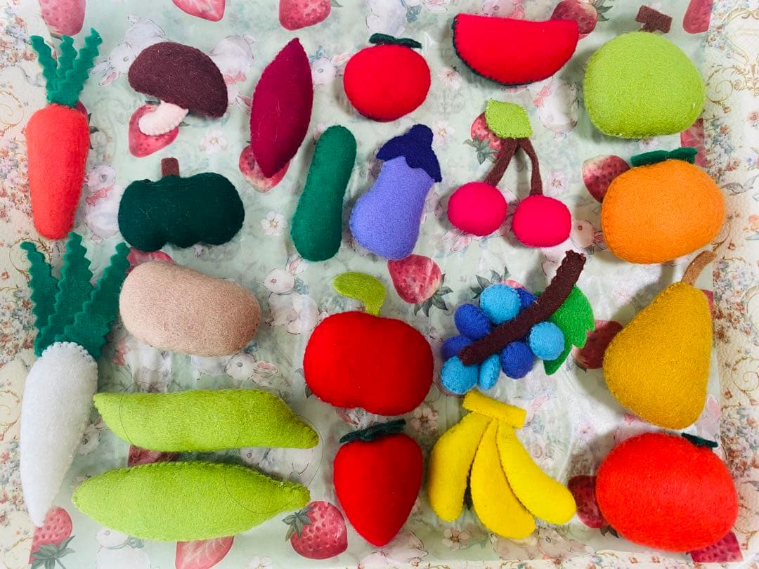 未使用＊ハンドメイド フェルト カラフル おままごと 野菜・果物 21種 セットの写真10枚目