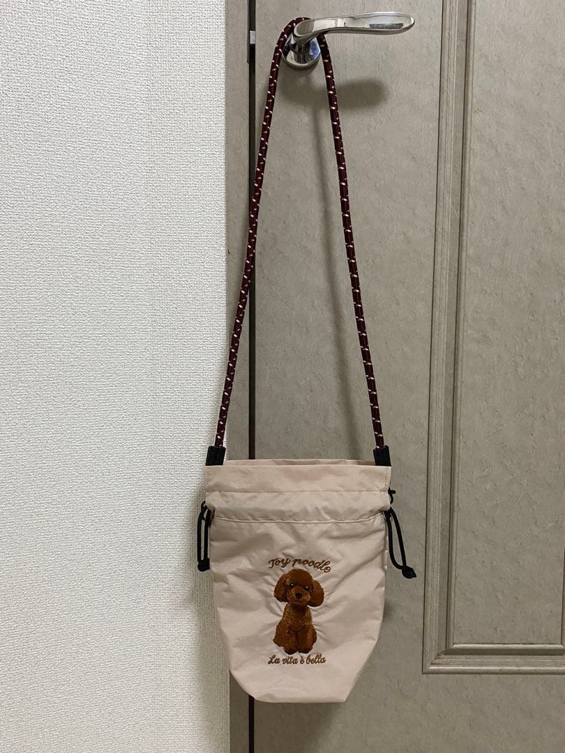 【美品】SOBIA アニマル刺繍コードショルダーバッグ トイプードルの写真2枚目