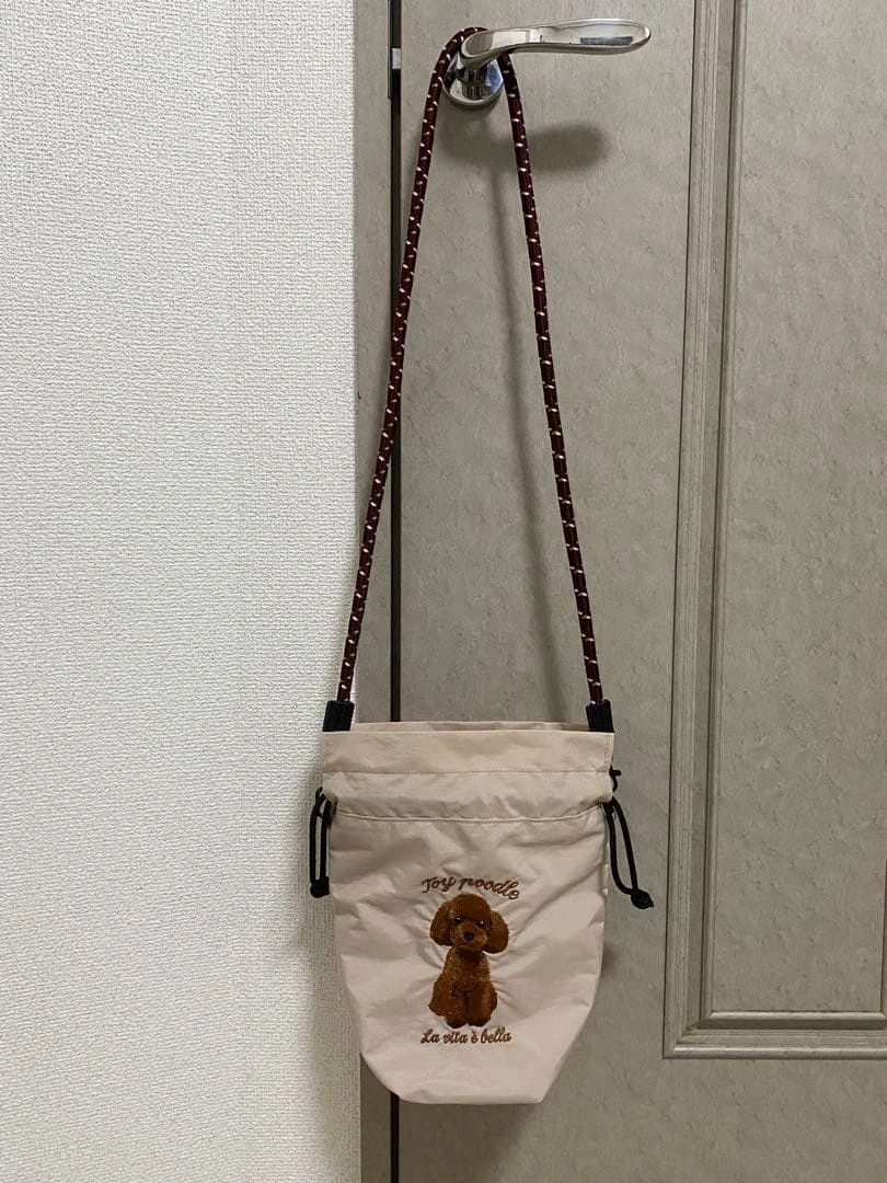 【美品】SOBIA アニマル刺繍コードショルダーバッグ トイプードルの写真2枚目