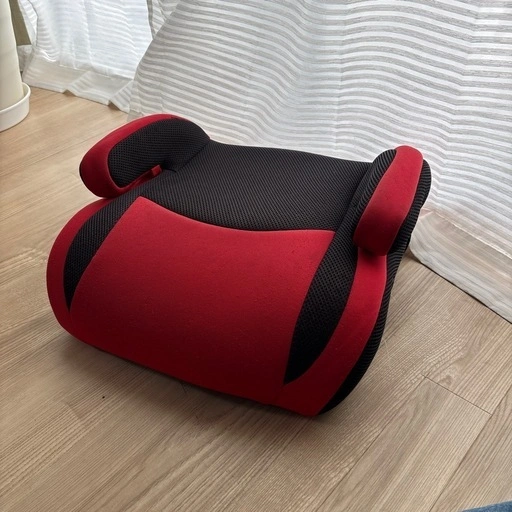 【美品】プラフィー ジュニアシート(15kg〜36kg対応 / レッド・ブラック)