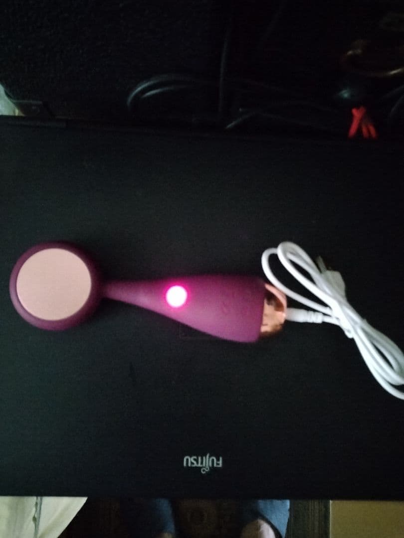 パープル 美顔器 本体 充電ケーブル付きの写真4枚目