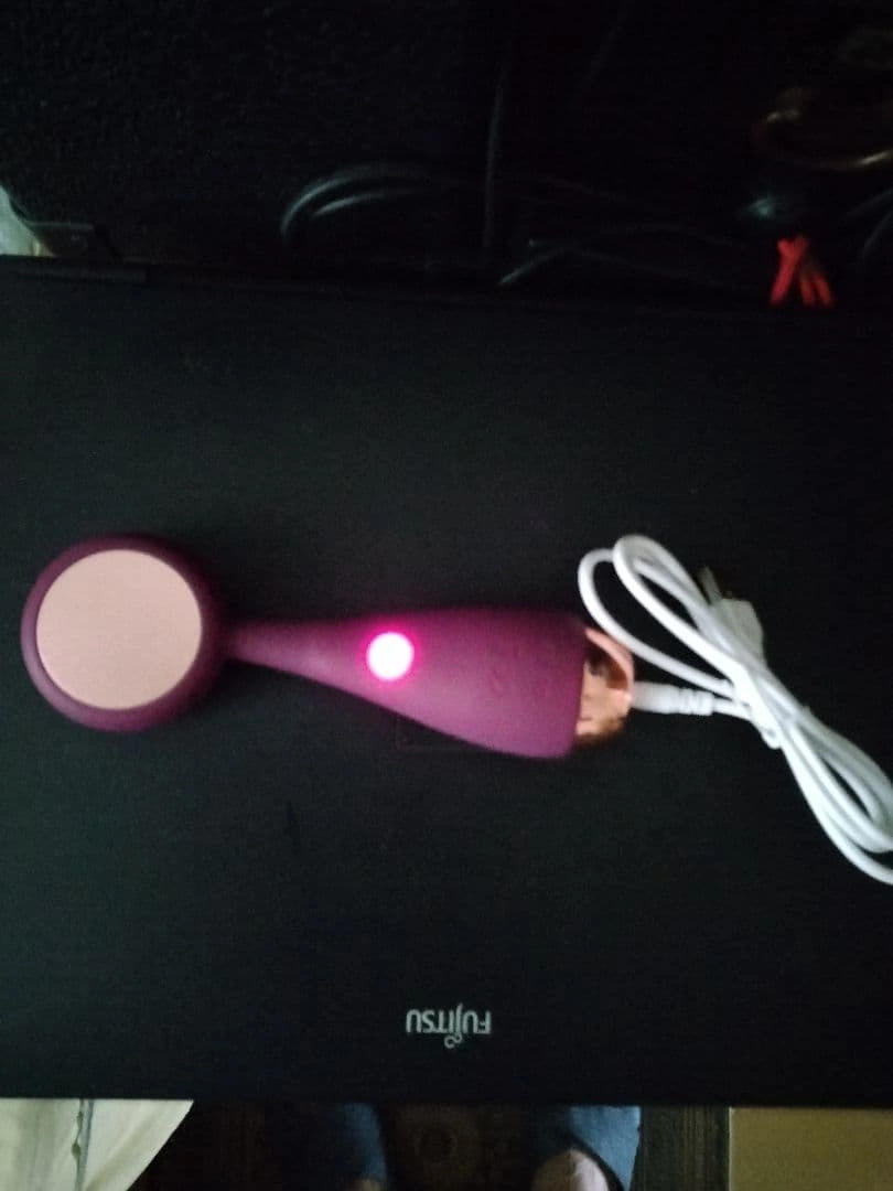 パープル 美顔器 本体 充電ケーブル付きの写真4枚目