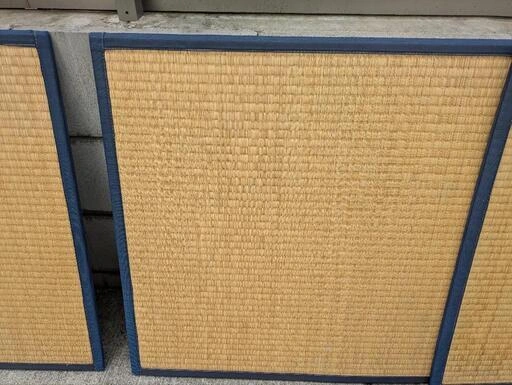 置き畳60センチほどの正方形×9枚の写真3枚目