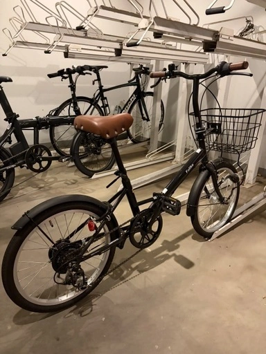 【半年使用】折り畳み自転車を売ります。使用期間は半年以下。6段変速。 鍵2個付き。