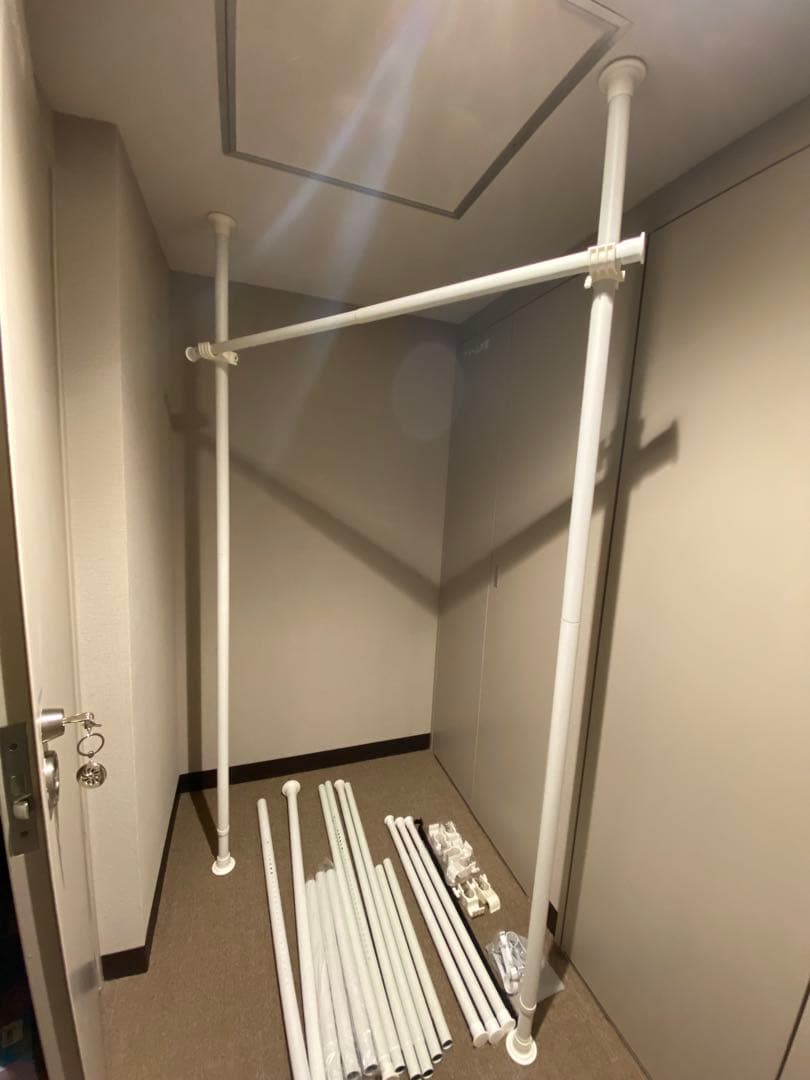 間仕切り カーテン 天井突っ張り棒の写真2枚目