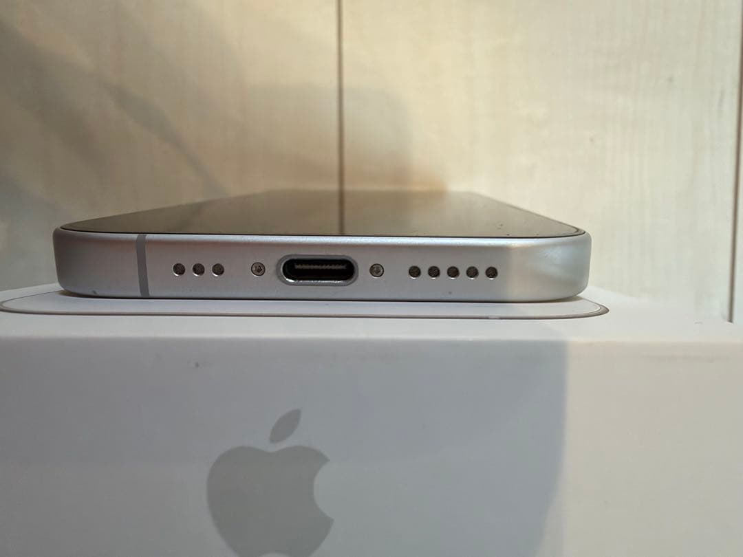 Apple iPhone 17 256GB ホワイト SIMフリー 94%の写真8枚目