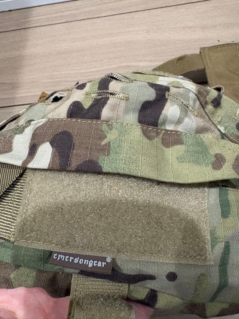 【未使用・紙タグ付】EmersonGearタクティカル ヘルメットカバー 迷彩の写真4枚目