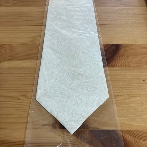 【新品未使用】冠婚葬祭セット(ネクタイ靴下チーフ)/専用ケース付礼服/フォーマル/結婚式/葬式の写真2枚目