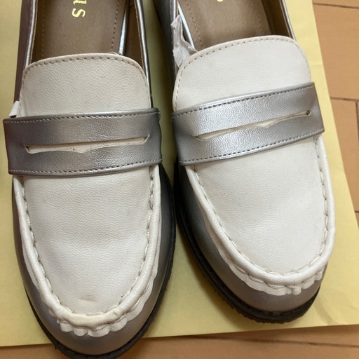 未着用　24センチレディース靴二足まとめての写真3枚目