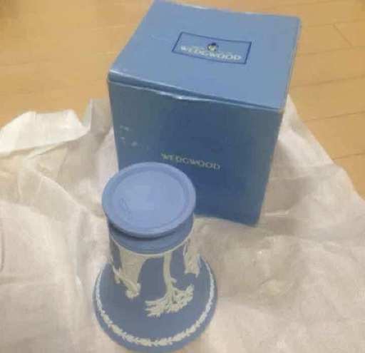 ウェッジウッド ジャスパー VASE BACCHUSの写真2枚目