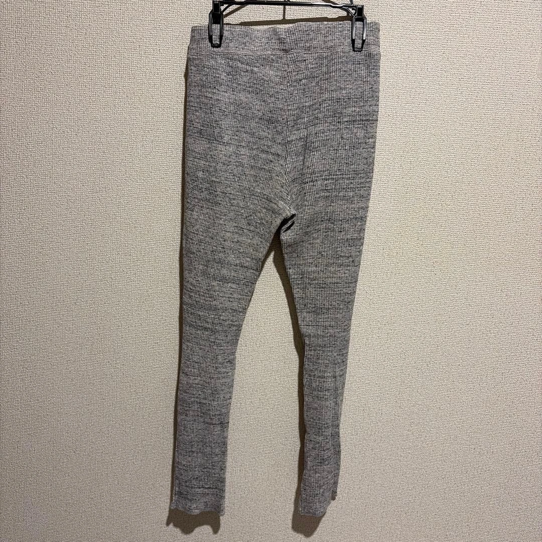 ユニクロ リブ スリット レギンス パンツ グレー Mの写真2枚目