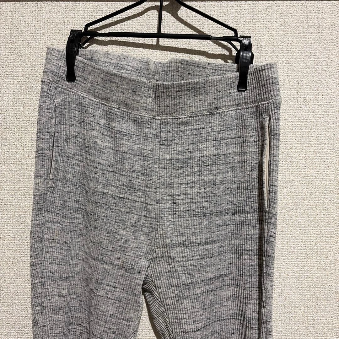 ユニクロ リブ スリット レギンス パンツ グレー Mの写真3枚目