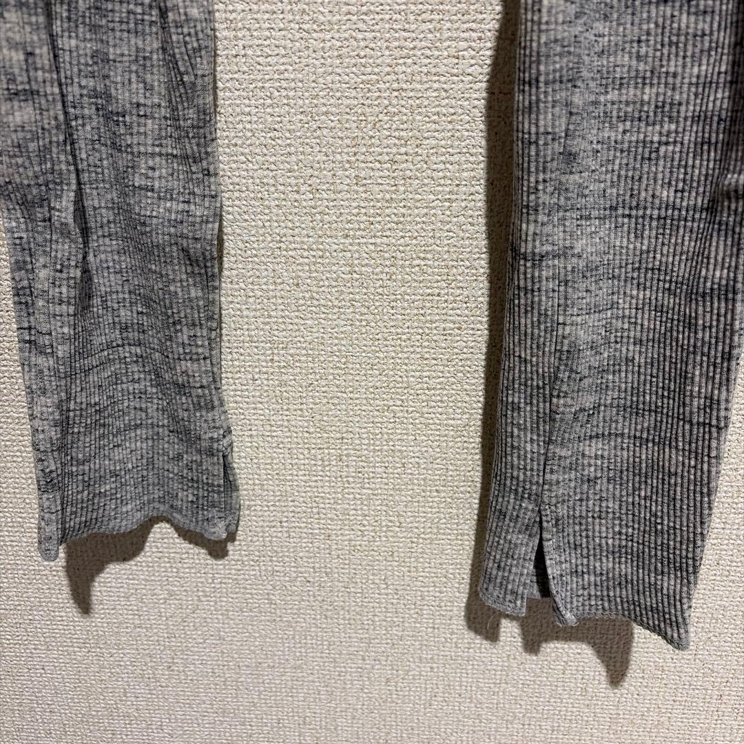 ユニクロ　リブ スリット レギンス パンツ　グレー　Mの写真4枚目