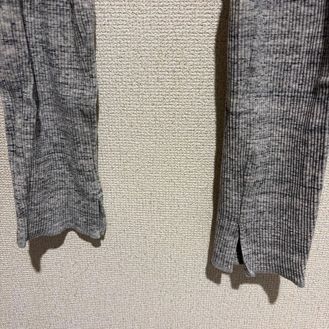 ユニクロ リブ スリット レギンス パンツ グレー Mの写真4枚目