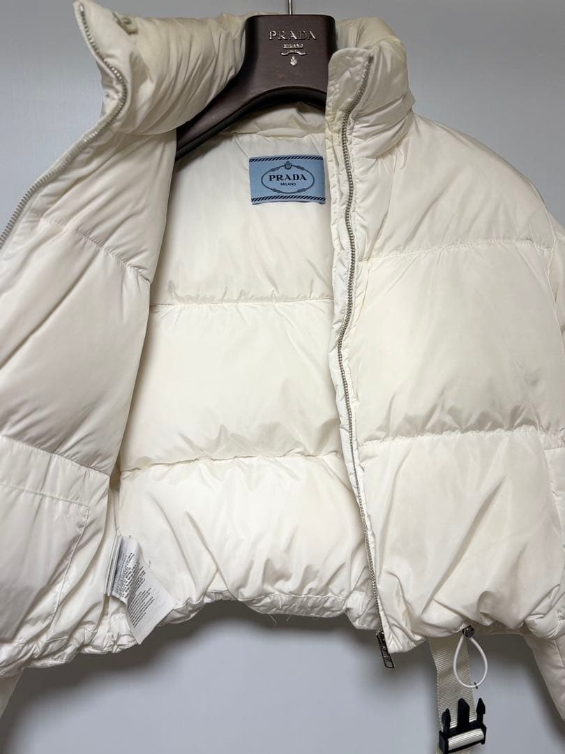 9月30日まで【極美品/直営店購入】プラダ 291809 希少限定クロップドダウン 36 白の写真4枚目