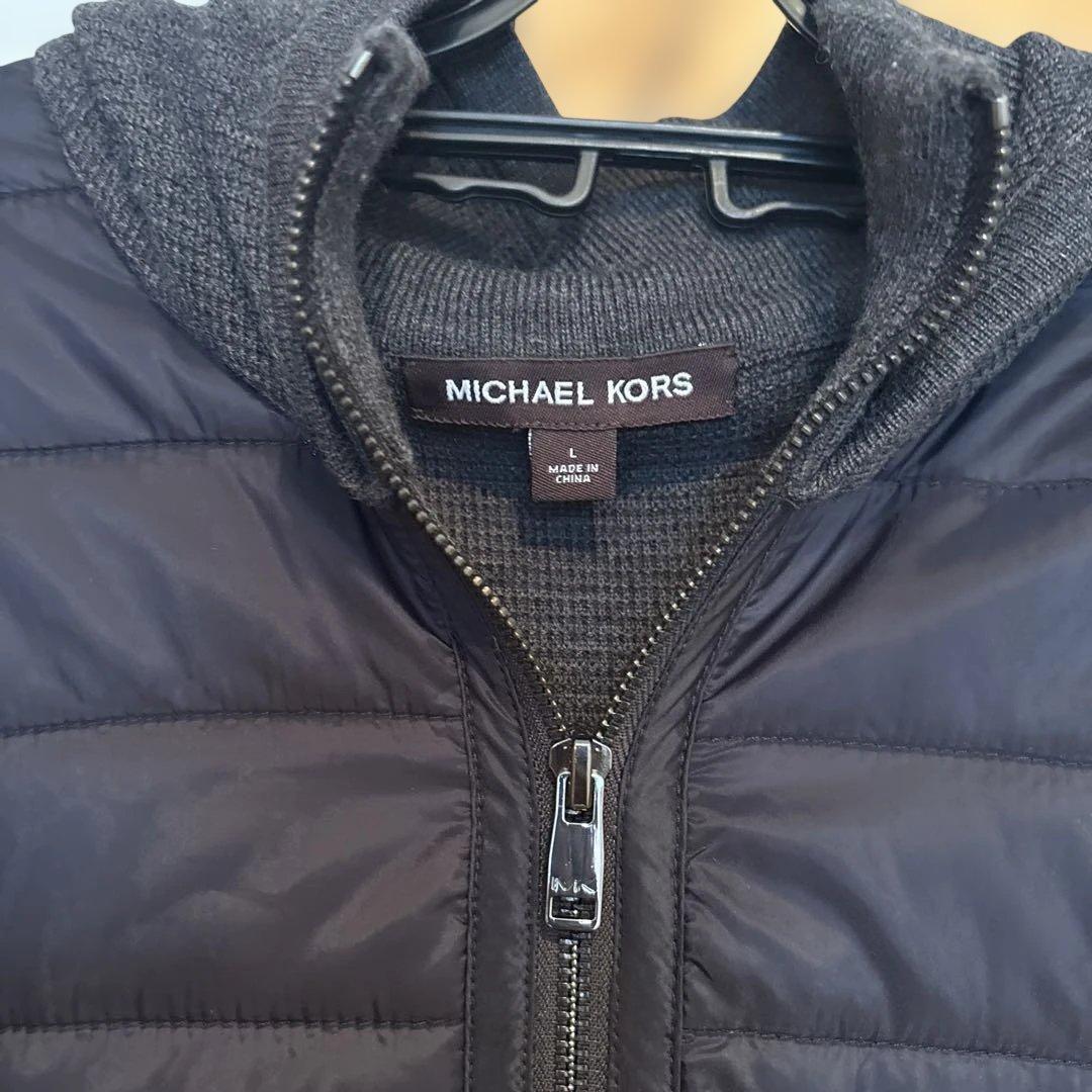 美品✨MICHAEL KORS マイケルコース　ダウンベスト　Ｌサイズの写真2枚目