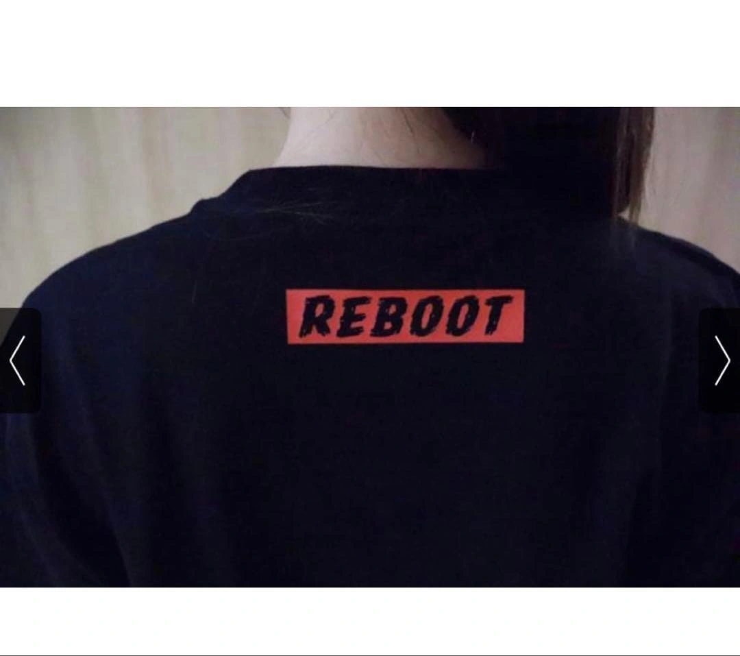 【WEB限定販売✨】REBOOT (リブート)Tシャツ Mサイズ&ステッカーの写真10枚目