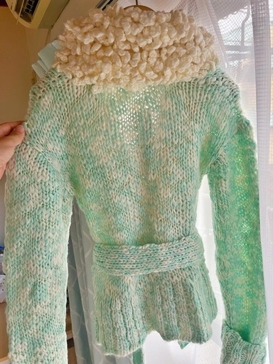 新品 半額に値下げしました❣️カーディガンMの写真2枚目