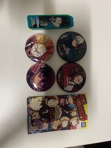 値引きしました。ヒロアカ 轟焦凍 アクスタ 缶バッジ4個セットおまけ付き